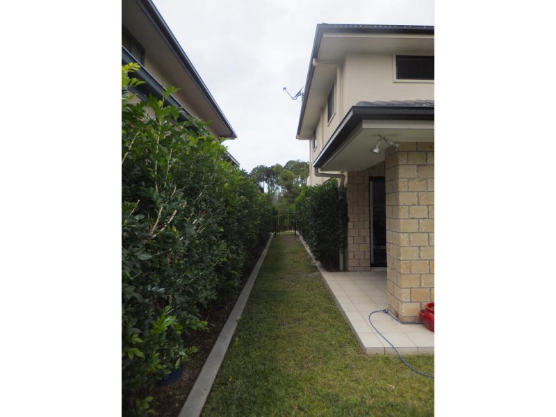 21 Royal Woods Drive, Robina QLD 4226