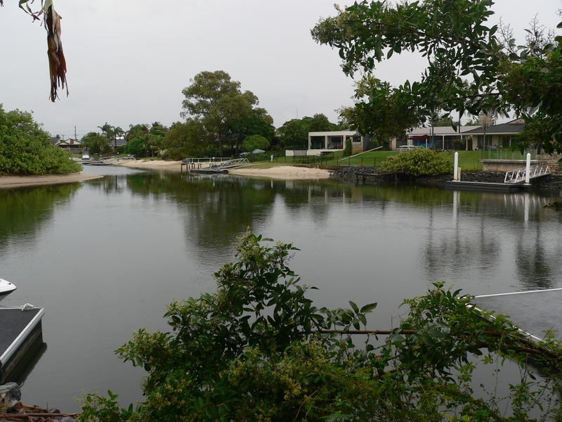 7 Savoy Drive, Broadbeach Waters QLD 4218