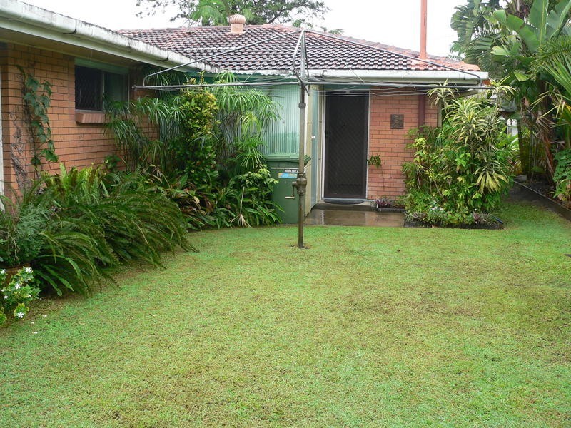 7 Savoy Drive, Broadbeach Waters QLD 4218