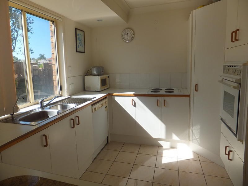 16 Seafoam Close, Varsity Lakes QLD 4227