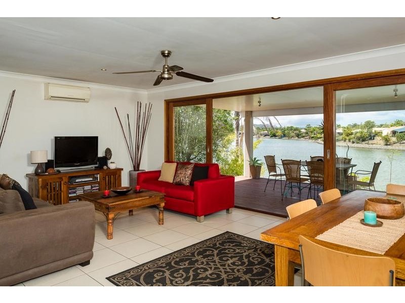 30 Seafoam Close, Varsity Lakes QLD 4227