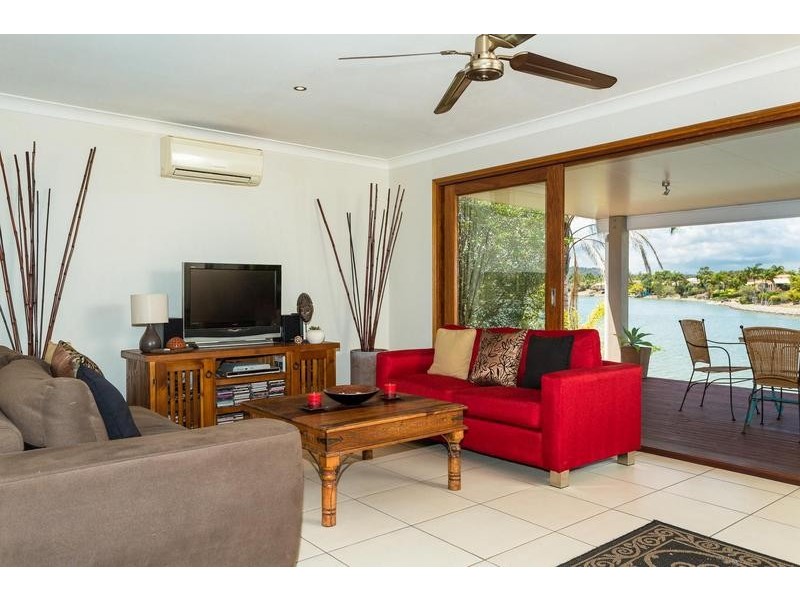 30 Seafoam Close, Varsity Lakes QLD 4227