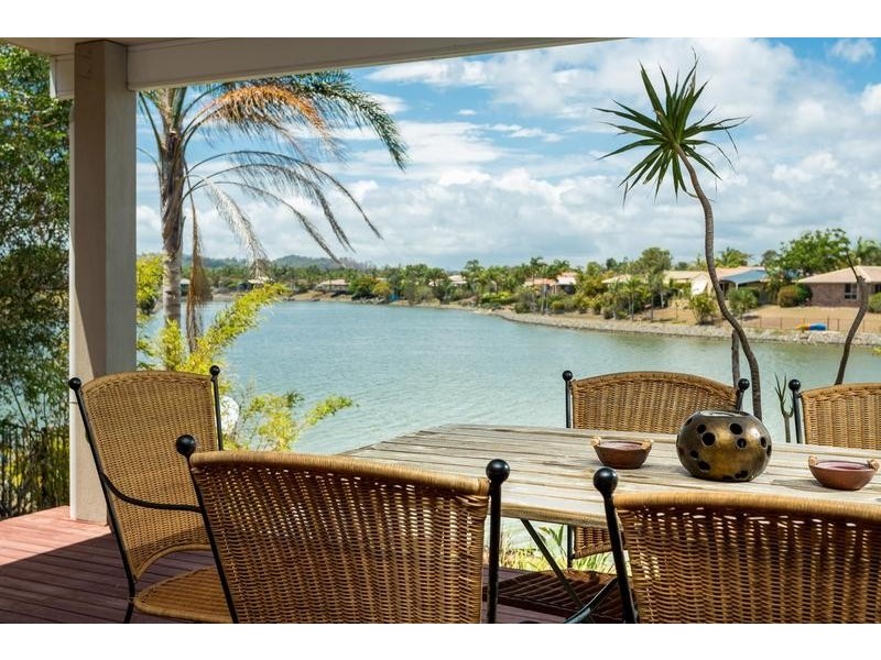 30 Seafoam Close, Varsity Lakes QLD 4227