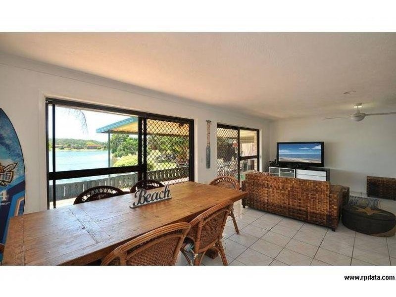 @/ 11 Shrike Ct, Burleigh Waters QLD 4220