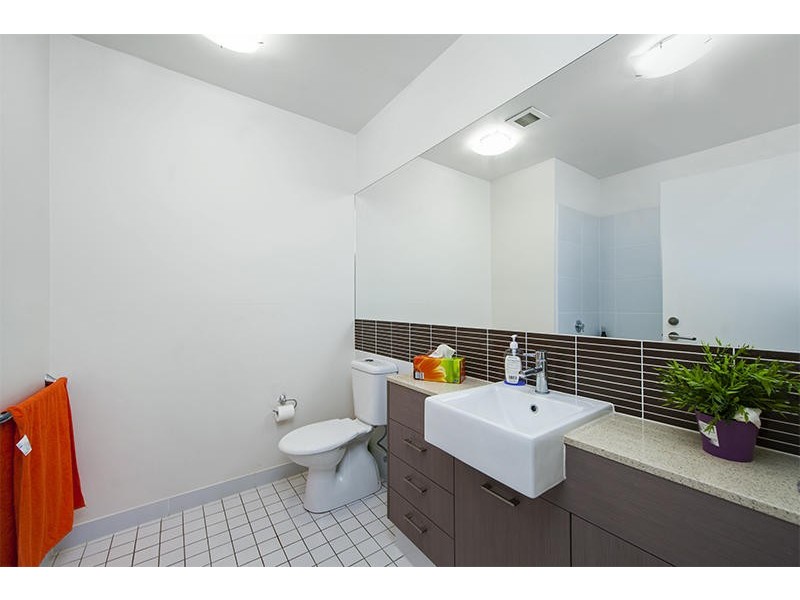 332/ 64 Sickle  Avenue, Hope Island QLD 4212