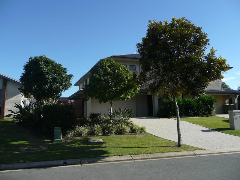 1/ 1 Silvermaple Street, Robina QLD 4226