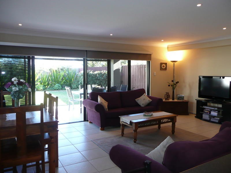 1/ 1 Silvermaple Street, Robina QLD 4226