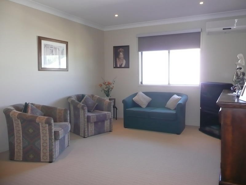 1/ 1 Silvermaple Street, Robina QLD 4226