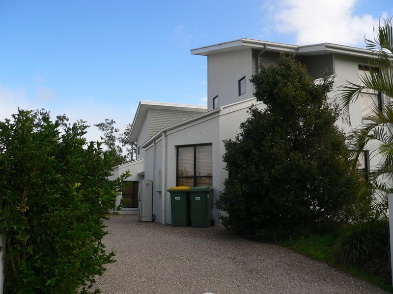 25 Silvermaple Street, Robina QLD 4226