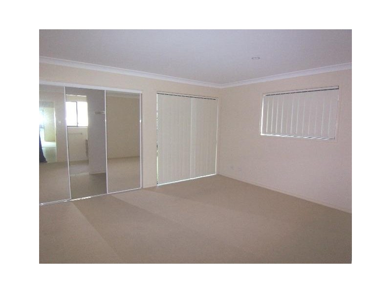 2/ 4 Silvermaple Street, Robina QLD 4226