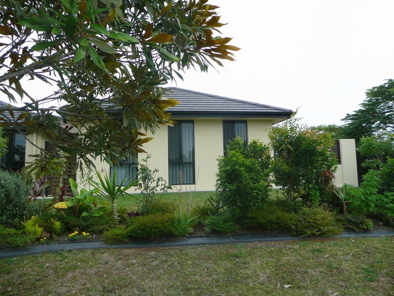 3 Heights Drive, Robina QLD 4226