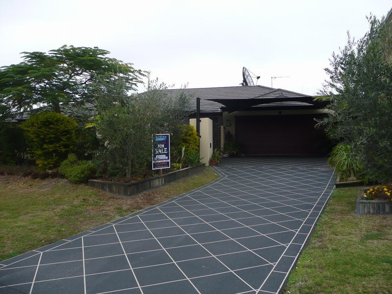 3 Heights Drive, Robina QLD 4226