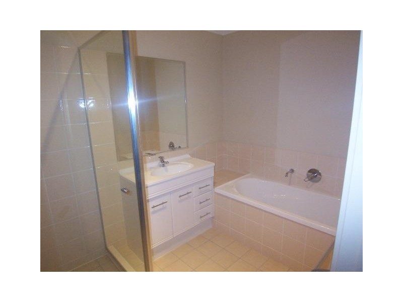 2/ 1 Silvermaple Street, Robina QLD 4226