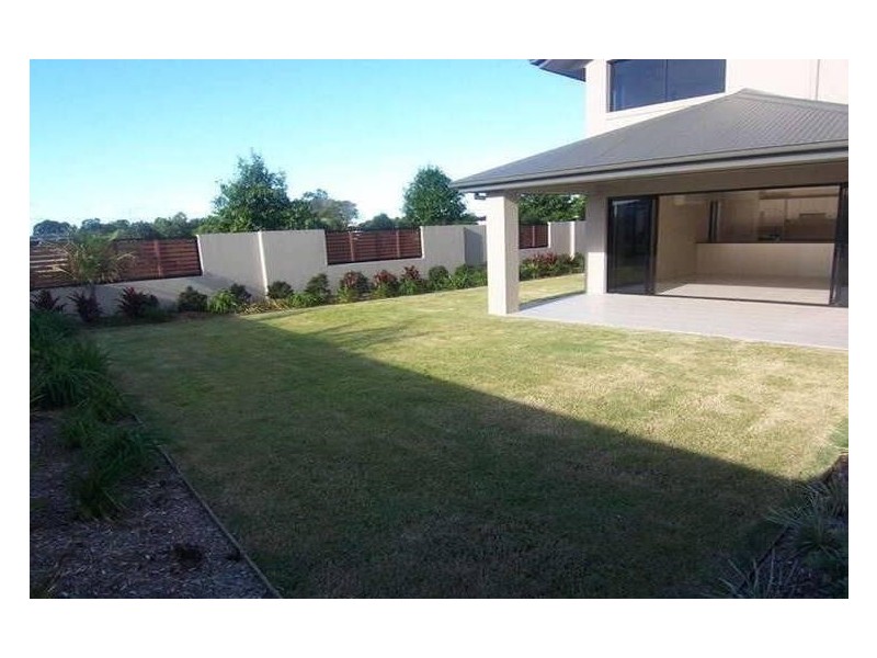 2/ 1 Silvermaple Street, Robina QLD 4226