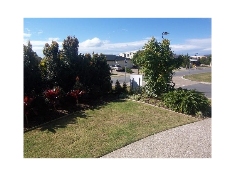 2/ 1 Silvermaple Street, Robina QLD 4226