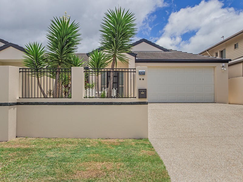 2/ 7 Silvermaple Street, Robina QLD 4226