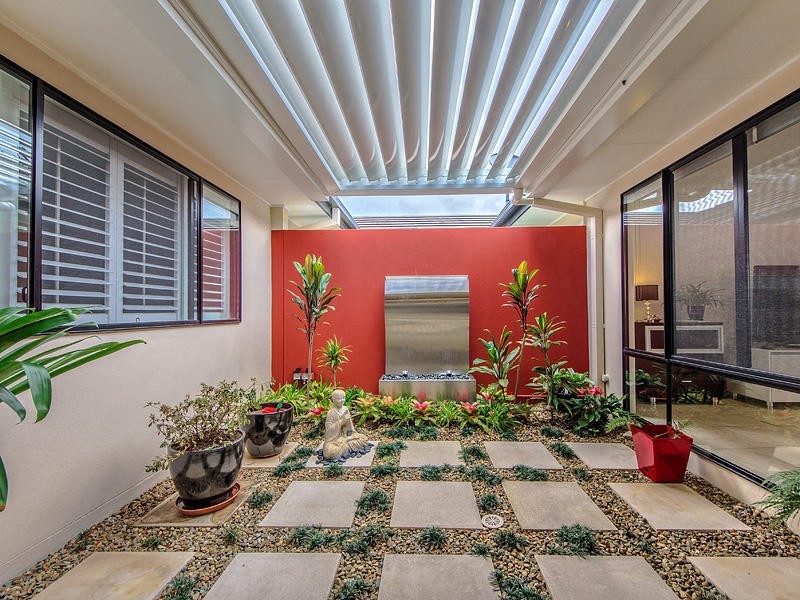 2/ 7 Silvermaple Street, Robina QLD 4226