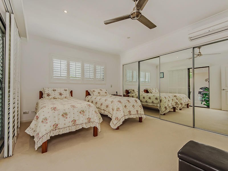 2/ 7 Silvermaple Street, Robina QLD 4226