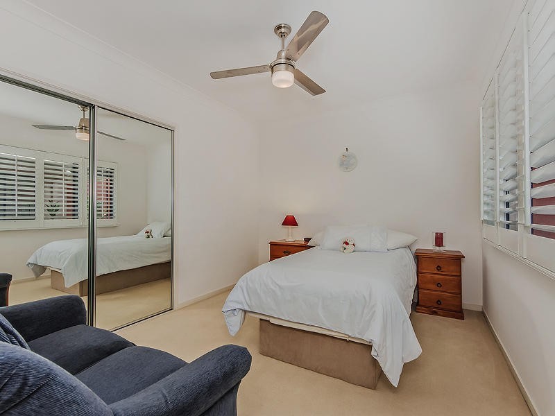 2/ 7 Silvermaple Street, Robina QLD 4226