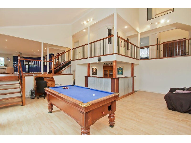 125 Simpsons Road, Elanora QLD 4221