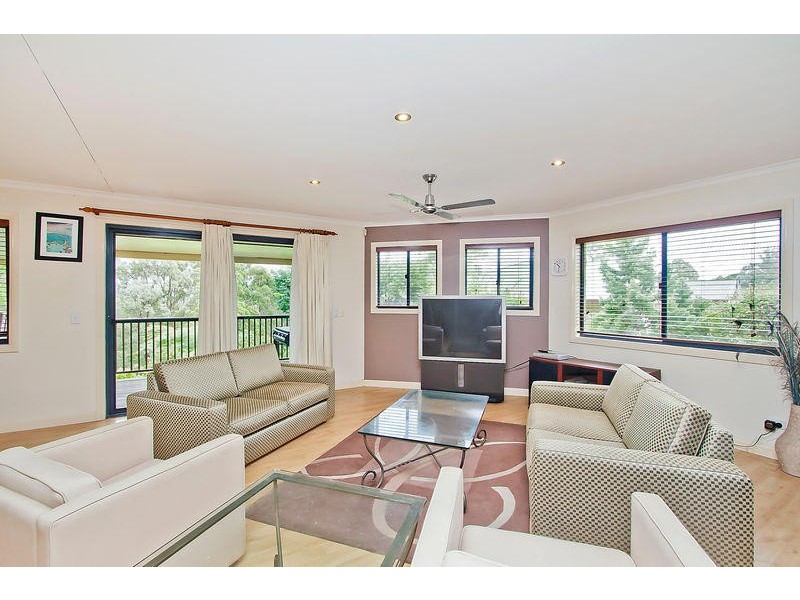 125 Simpsons Road, Elanora QLD 4221