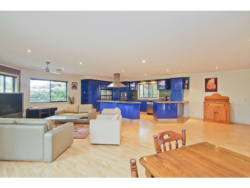 125 Simpsons Road, Elanora QLD 4221