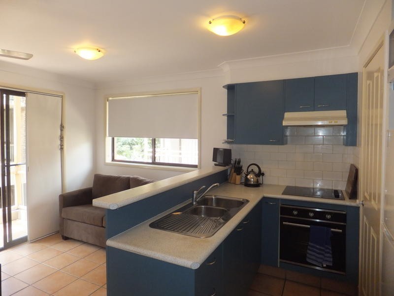 2/ 8 St Kilda Avenue, Broadbeach QLD 4218