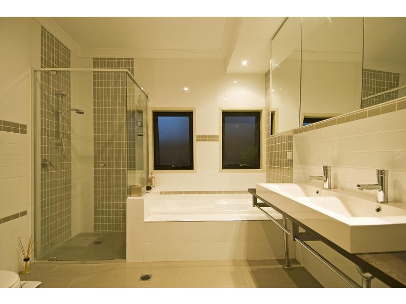 Varsity Lakes QLD 4227