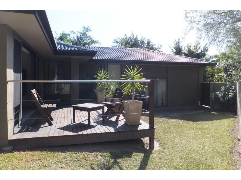 5 Sylvania Place, Robina QLD 4226