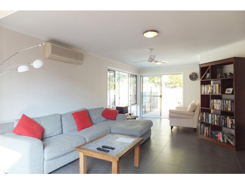 5 Sylvania Place, Robina QLD 4226