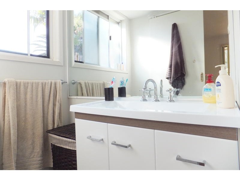 5 Sylvania Place, Robina QLD 4226