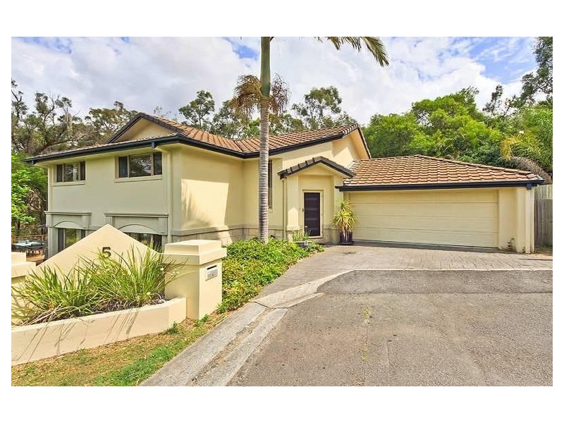 5 Tea Gardens Place, Robina QLD 4226