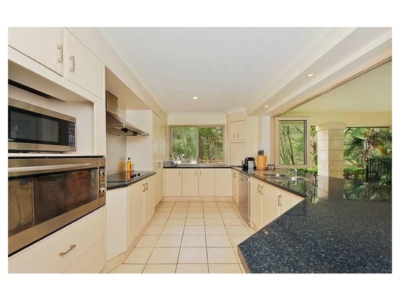 5 Tea Gardens Place, Robina QLD 4226