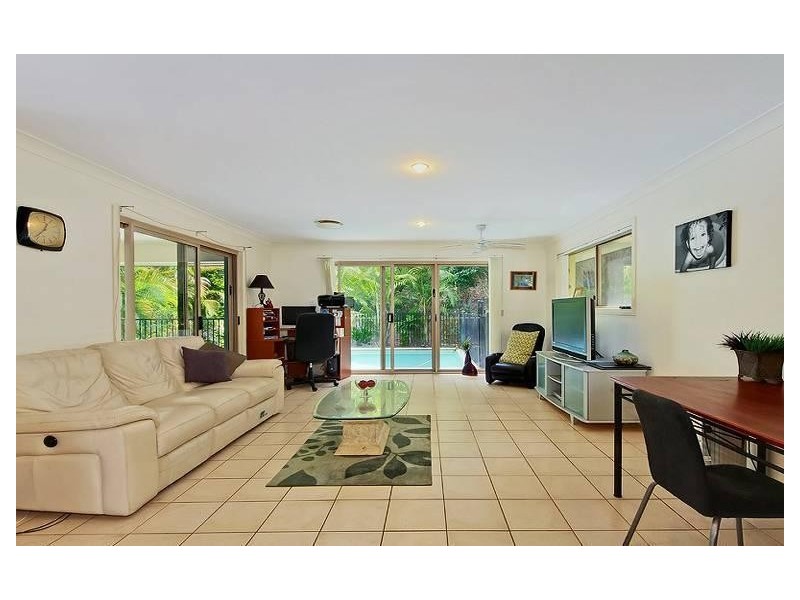 5 Tea Gardens Place, Robina QLD 4226