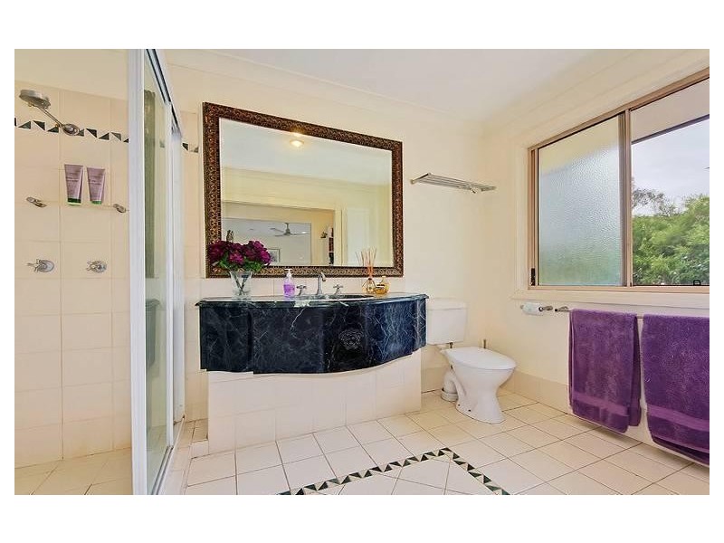 5 Tea Gardens Place, Robina QLD 4226