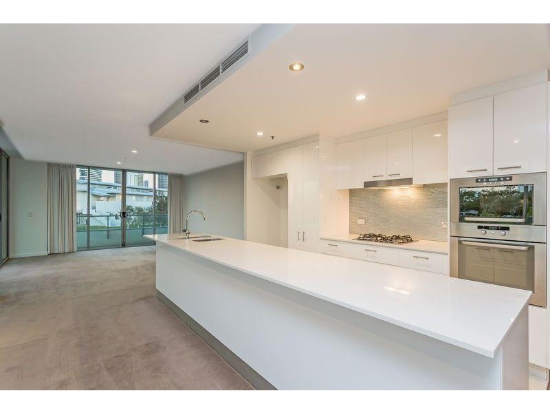 1110/ 33 T E Peters Drive, Broadbeach Waters QLD 4218