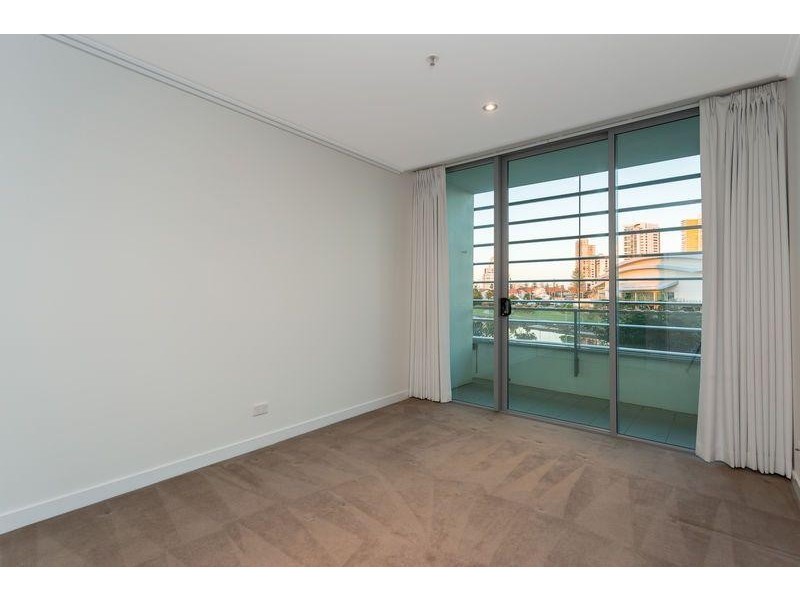 1110/ 33 T E Peters Drive, Broadbeach Waters QLD 4218