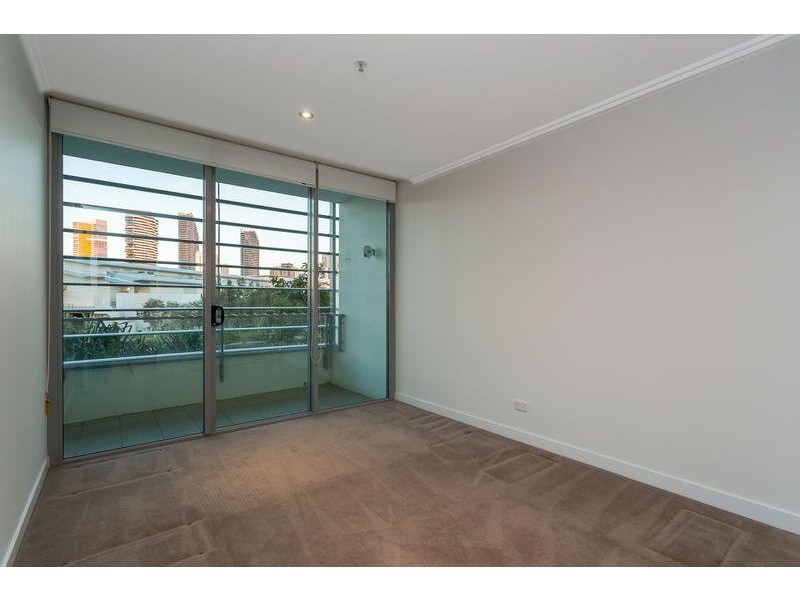 1110/ 33 T E Peters Drive, Broadbeach Waters QLD 4218