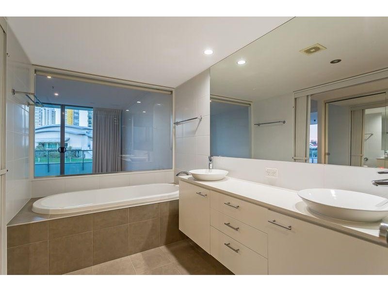 1110/ 33 T E Peters Drive, Broadbeach Waters QLD 4218