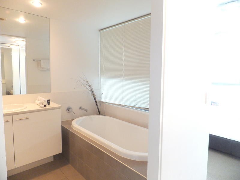 2319/ 33 T E Peters Drive, Broadbeach Waters QLD 4218