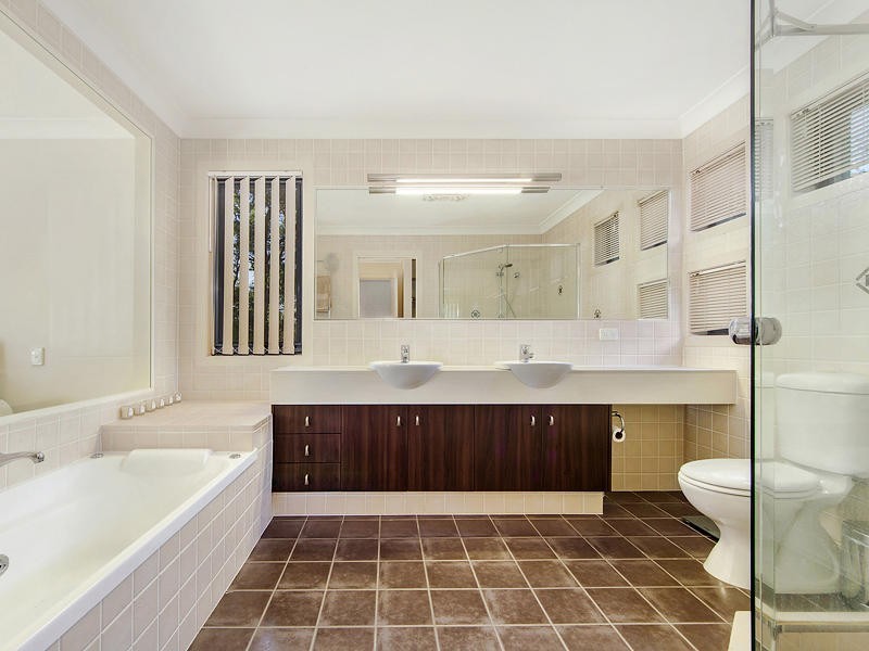 4 The Links, Robina QLD 4226