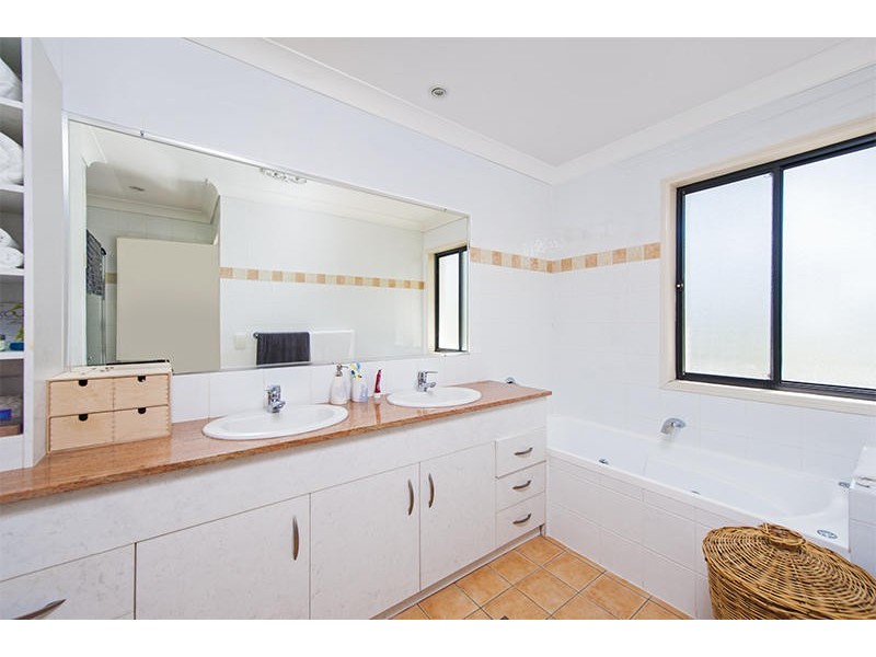 6 The Links, Robina QLD 4226