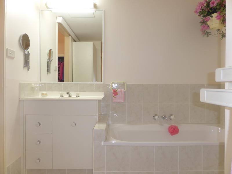 11/ 25 Thorngate Drive, Robina QLD 4226