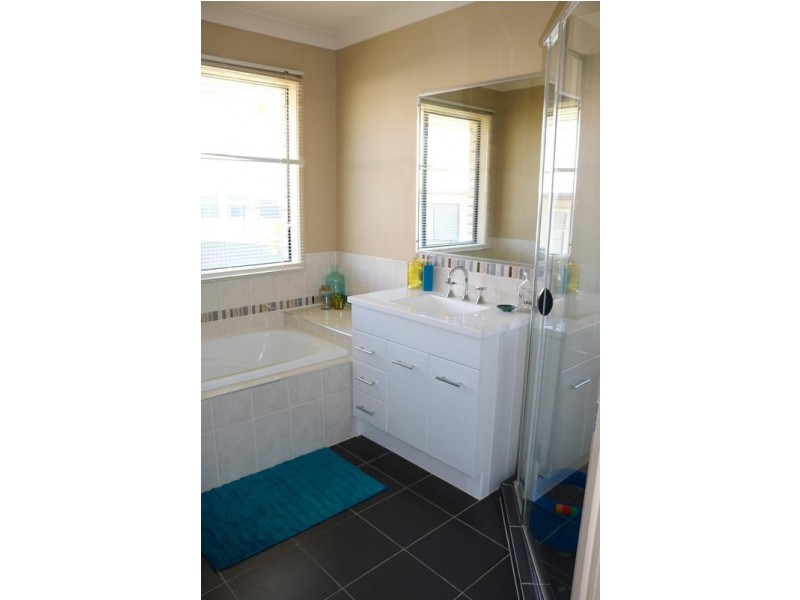 14 Tralee Court, Carrara QLD 4211