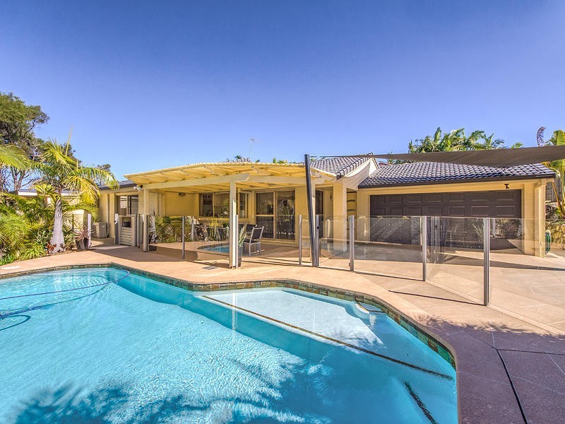 2 Turnberry Court, Robina QLD 4226