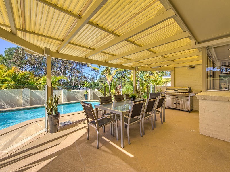 2 Turnberry Court, Robina QLD 4226