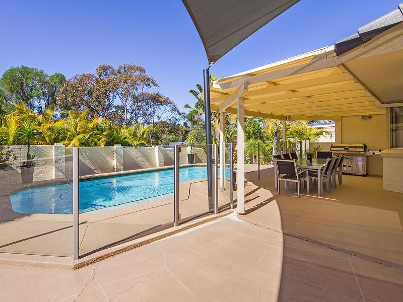 2 Turnberry Court, Robina QLD 4226