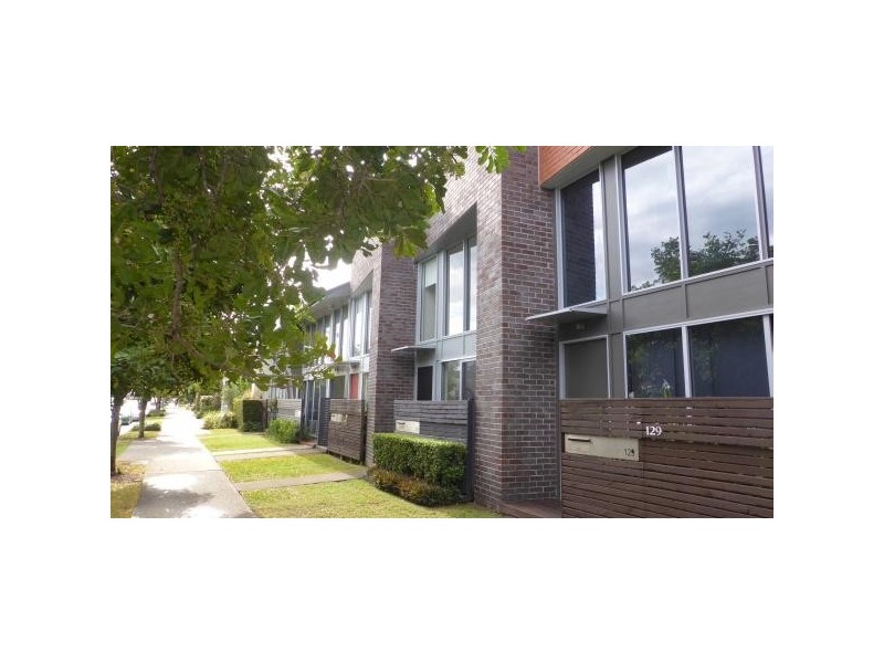 133 Varsity Parade, Varsity Lakes QLD 4227