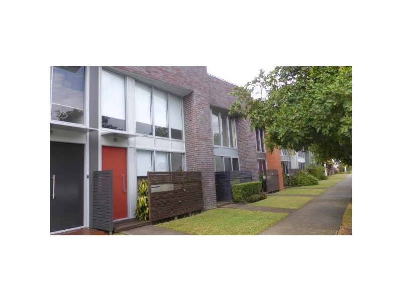 133 Varsity Parade, Varsity Lakes QLD 4227