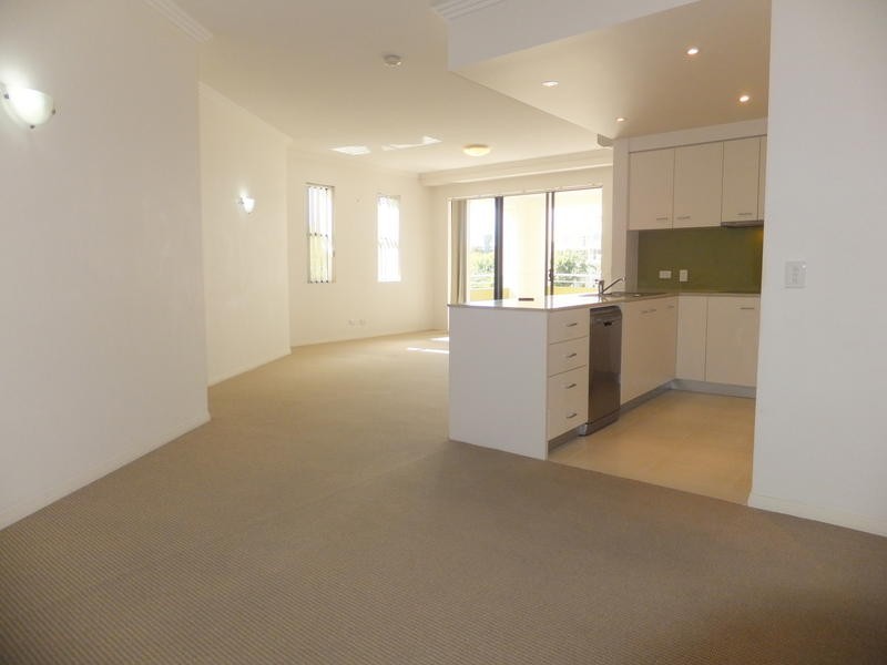 @/ 201 Varsity Parade, Varsity Lakes QLD 4227